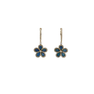 Pendientes de ópalo con forma de flor de oro de quilates